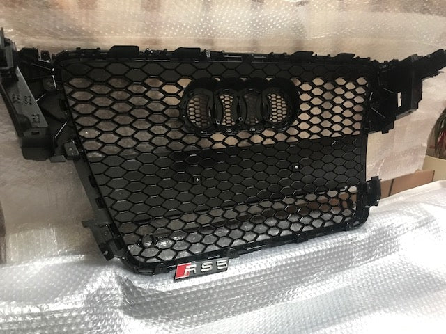 Audi S5 A5 RS5 Black Grille, Black Frame, Chrome Rings 2008 - 2012