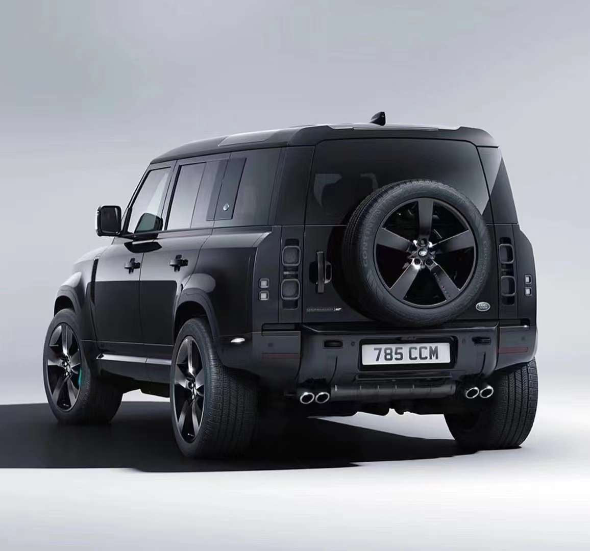 rear black defender 110 photo