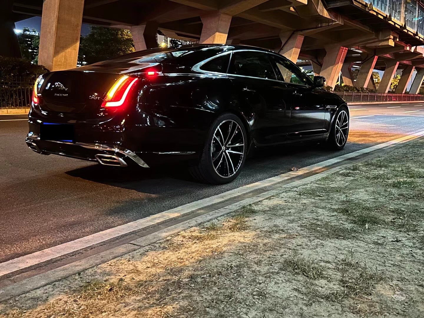 Jaguar XJ Body Kit X351 2010 - 2019 Without Headlamps and Tail Lights
